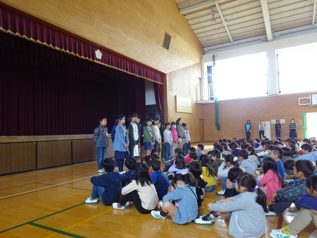 代議員の認証式 津島市立西小学校