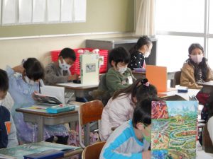 １年１組 テスト後の本読み 津島市立西小学校