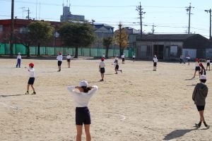 ４年２組 体育の学習 津島市立西小学校